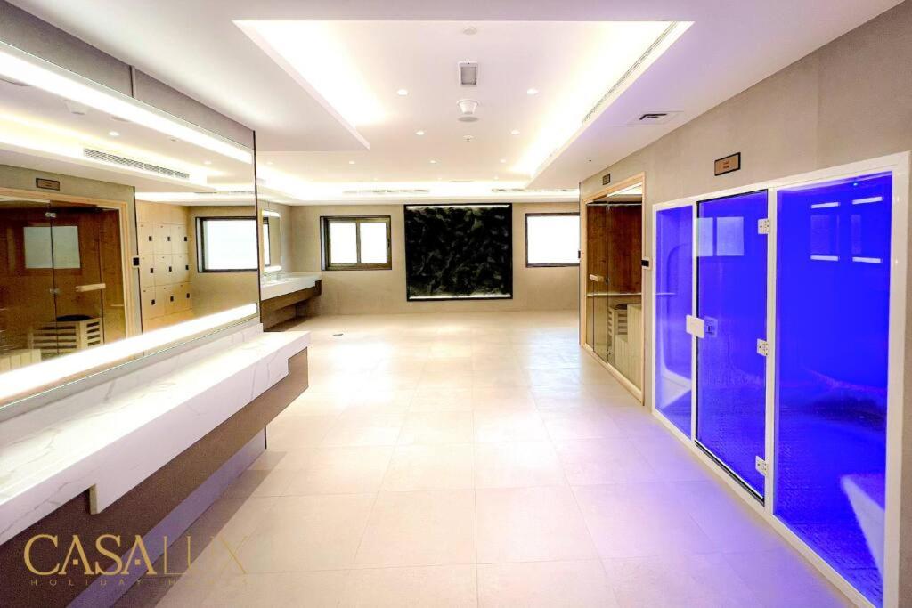 Lovely Big Studio W/ Burj Khalifa View In Downtown ドバイ エクステリア 写真